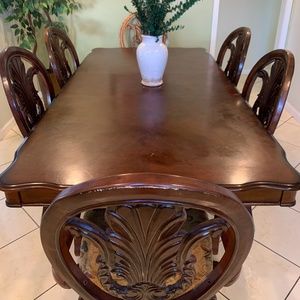 Traditional Dining Room Set